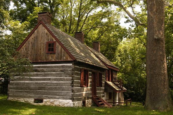 A cabin at Historic Fallsington